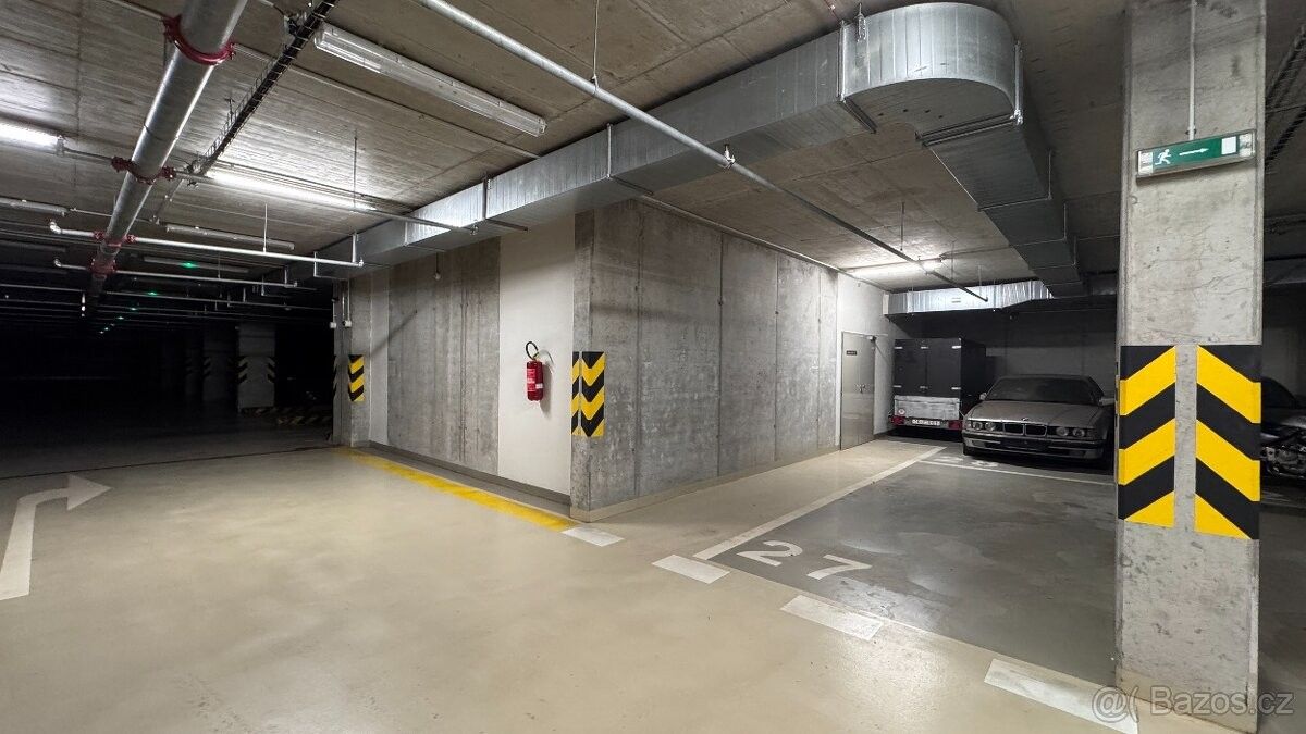 Garáže, Praha, 155 00