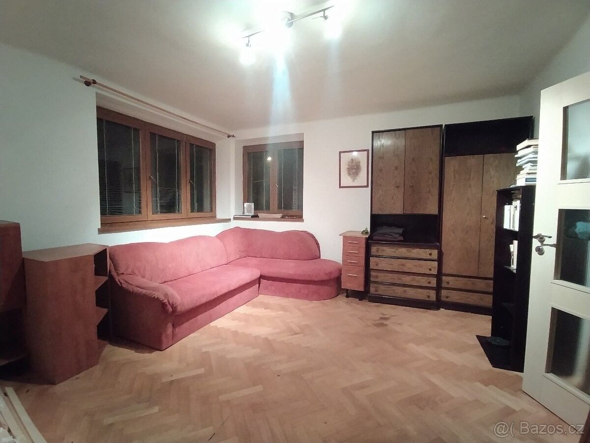 Pronájem byt - Bílovice u Uherského Hradiště, 687 12