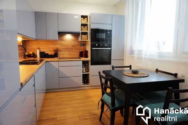 4+1, Topolová, Bystřice pod Hostýnem, 85 m²