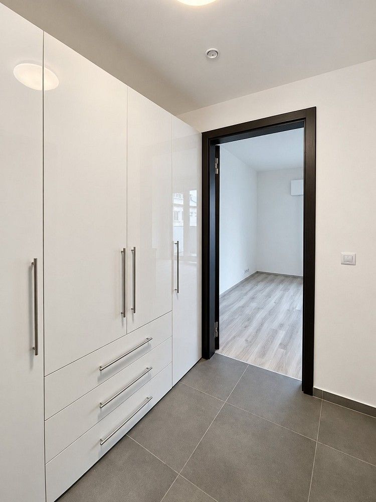 Pronájem byt 1+kk - Na Maninách, Praha 7 - Holešovice, 33 m² - 5