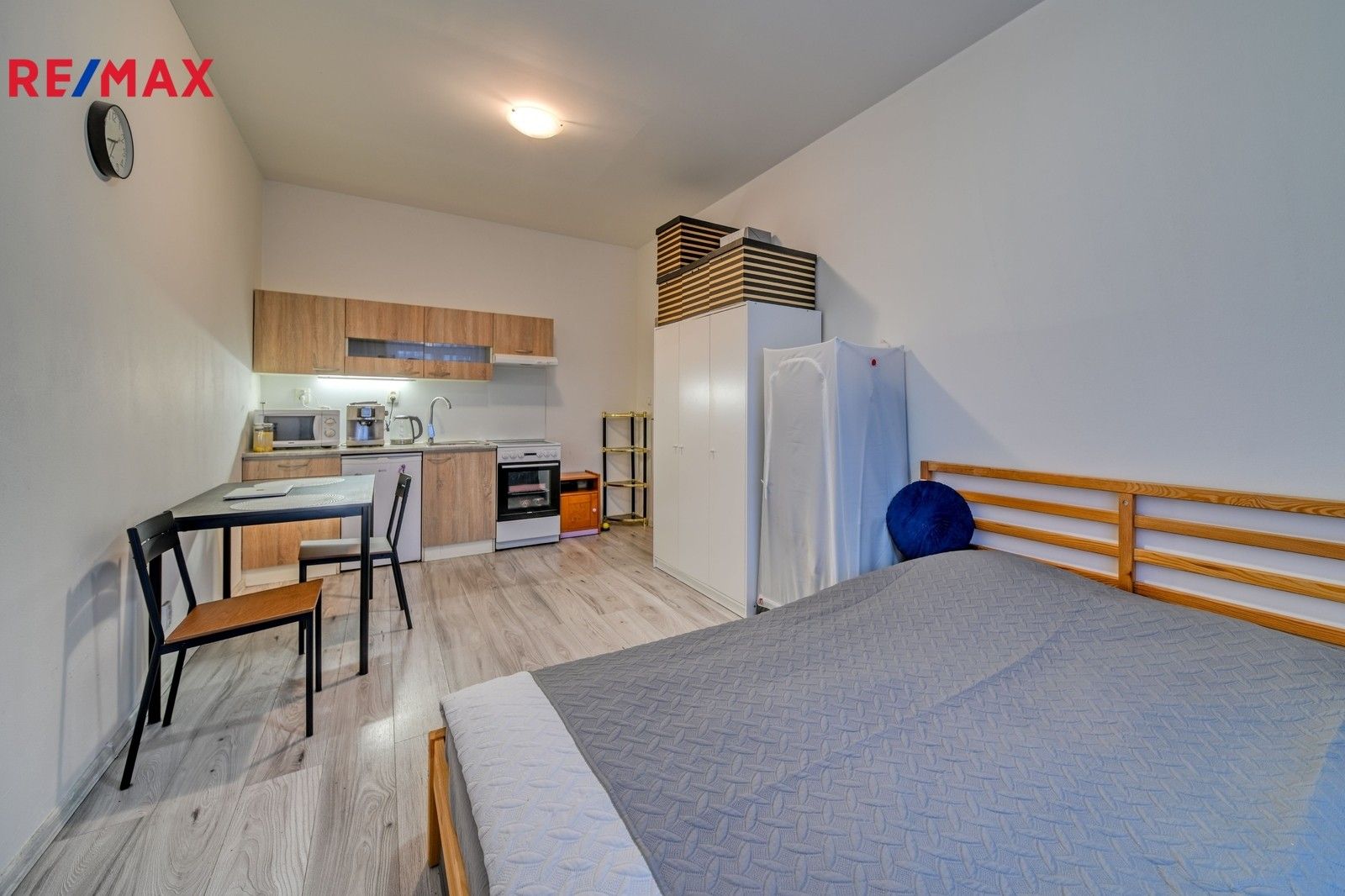 Pronájem byt 1+kk - Slepá, Milovice, 25 m²