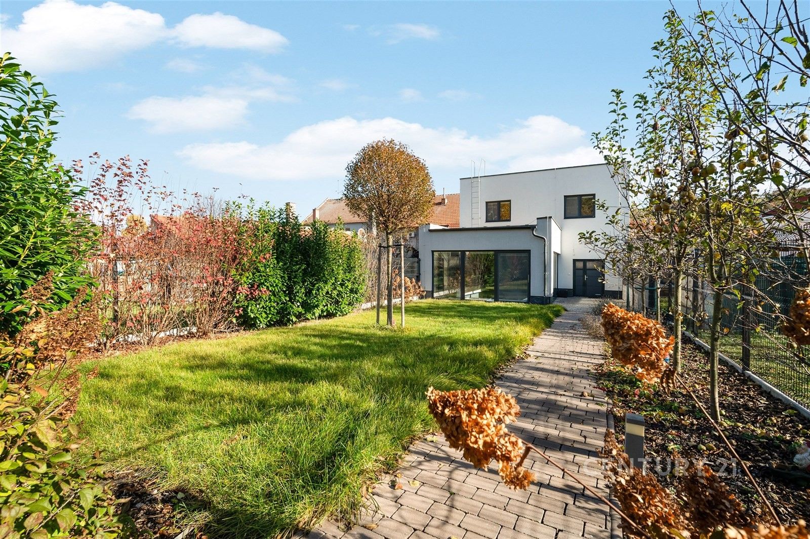 Ostatní, Milešovice, 275 m²