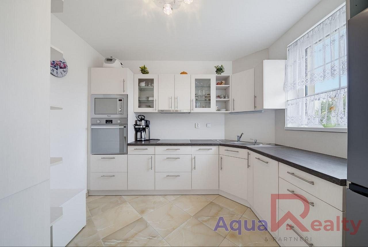 Rodinné domy, Nová Role - Mezirolí, okres Karlovy Vary, Karlovarský kraj, 206 m² - 2
