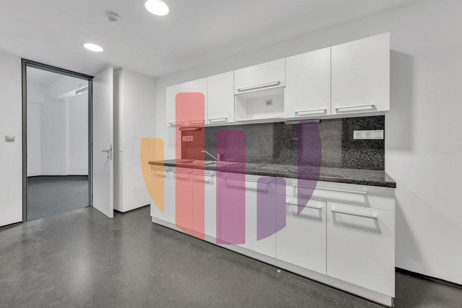 Pronájem kancelář - Praha - Holešovice, okres Praha 7, Hlavní město Praha, 231 m² - 5