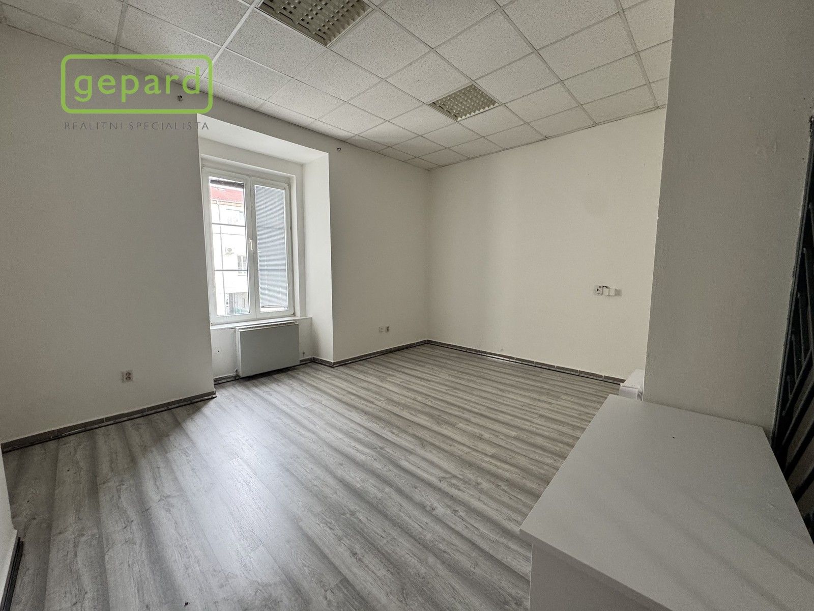 Pronájem kancelář - Křížová, Sokolov, 27 m²