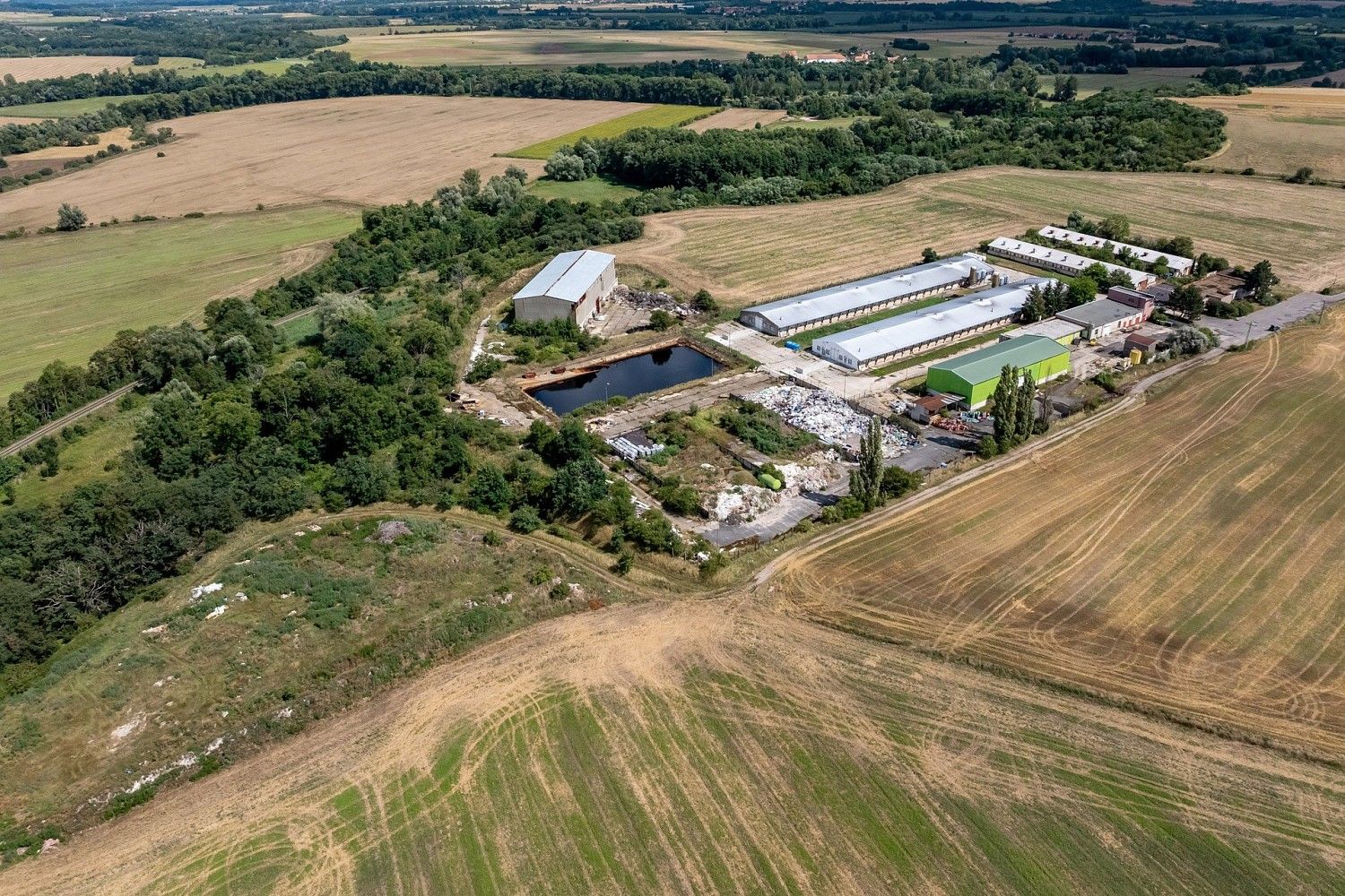 Prodej sklad - Žatec - Bezděkov, okres Louny, 3 347 m² - 5