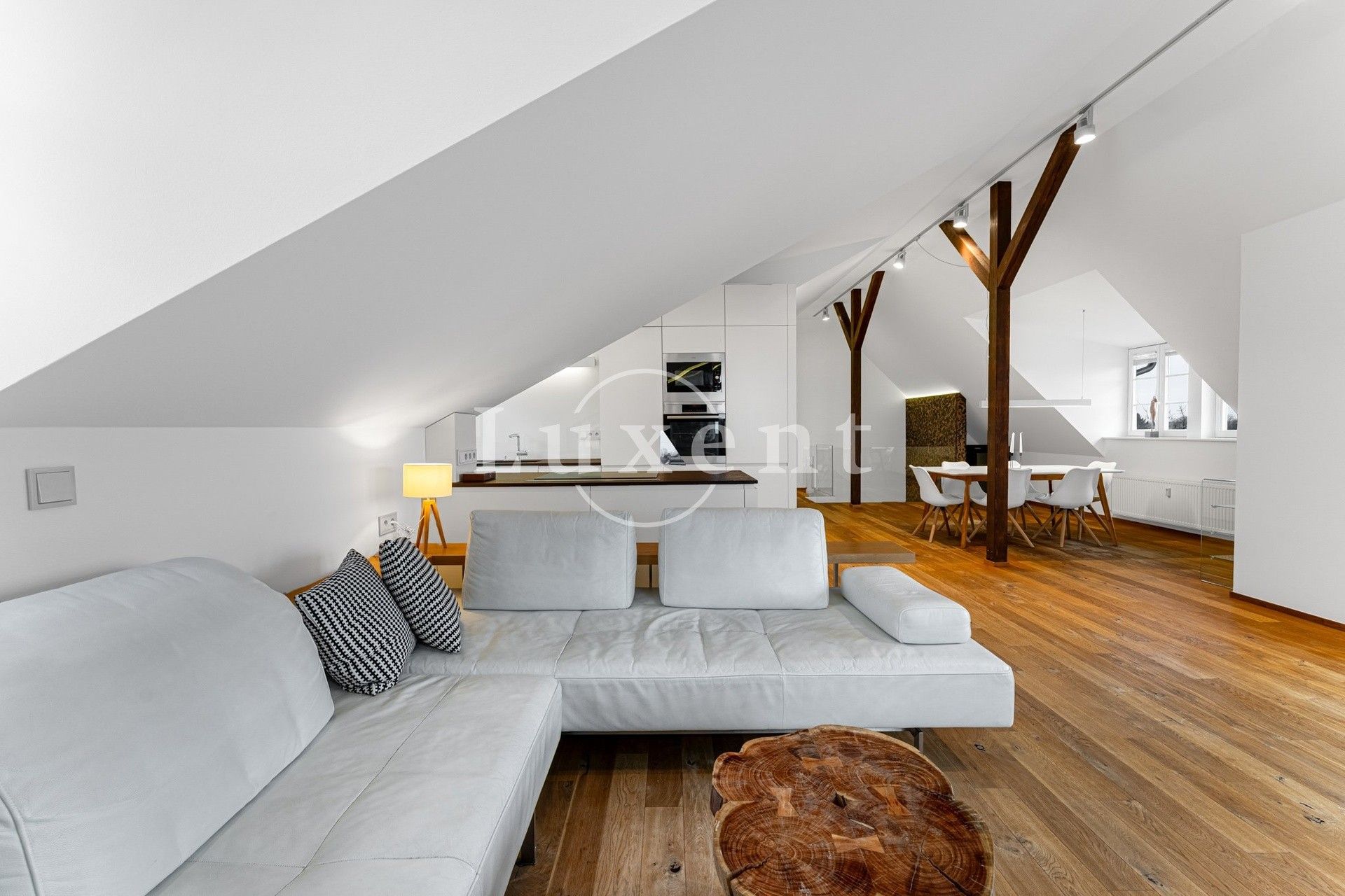 Pronájem byt 3+kk - Pláničkova 443, Praha, 99 m²