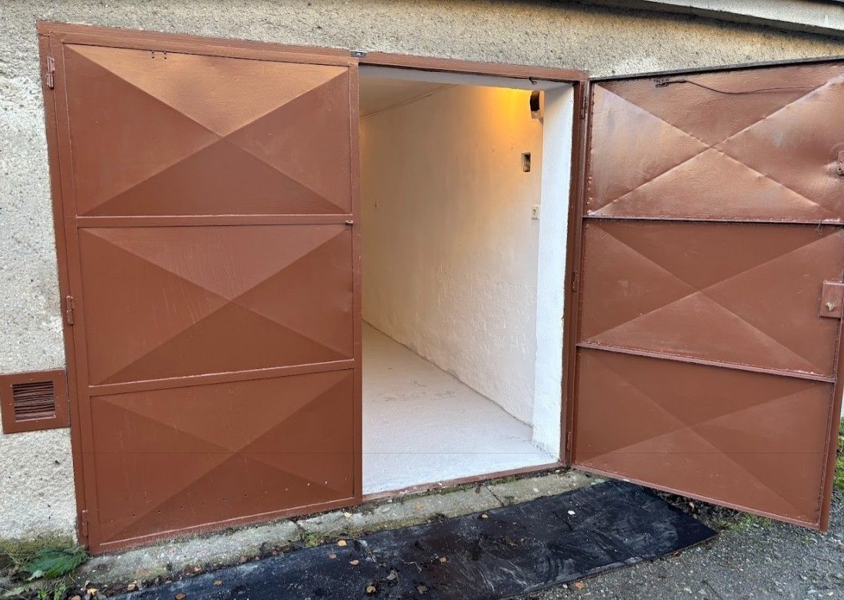 Garáže, Ostrava, 708 00