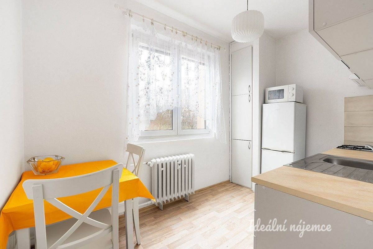 Pronájem byt 2+1 - Jasmínová, Praha, 57 m²