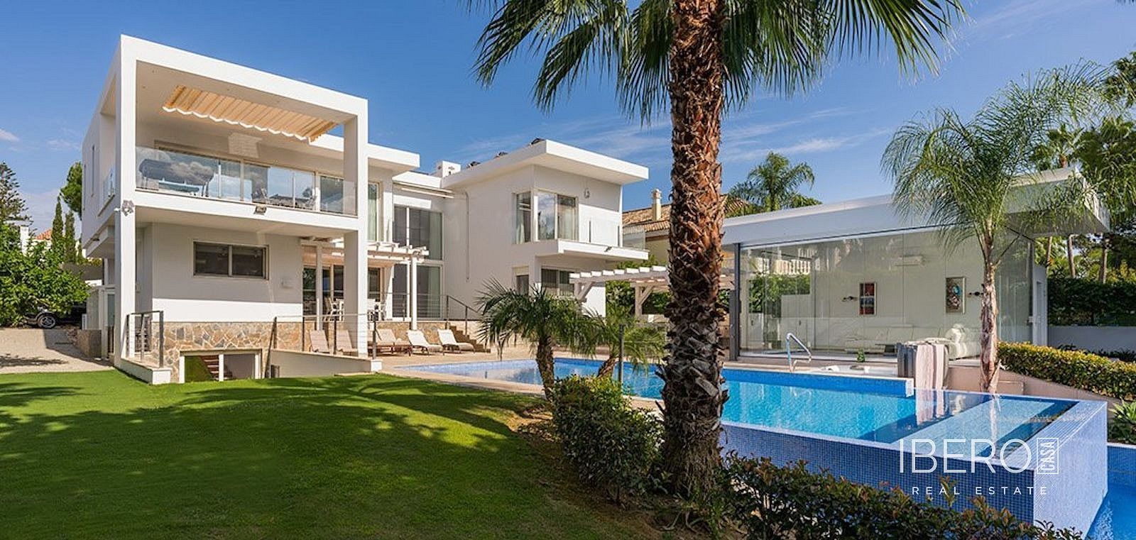 Prodej rodinný dům - Nueva Andalucía, ES, 923 m² - 2
