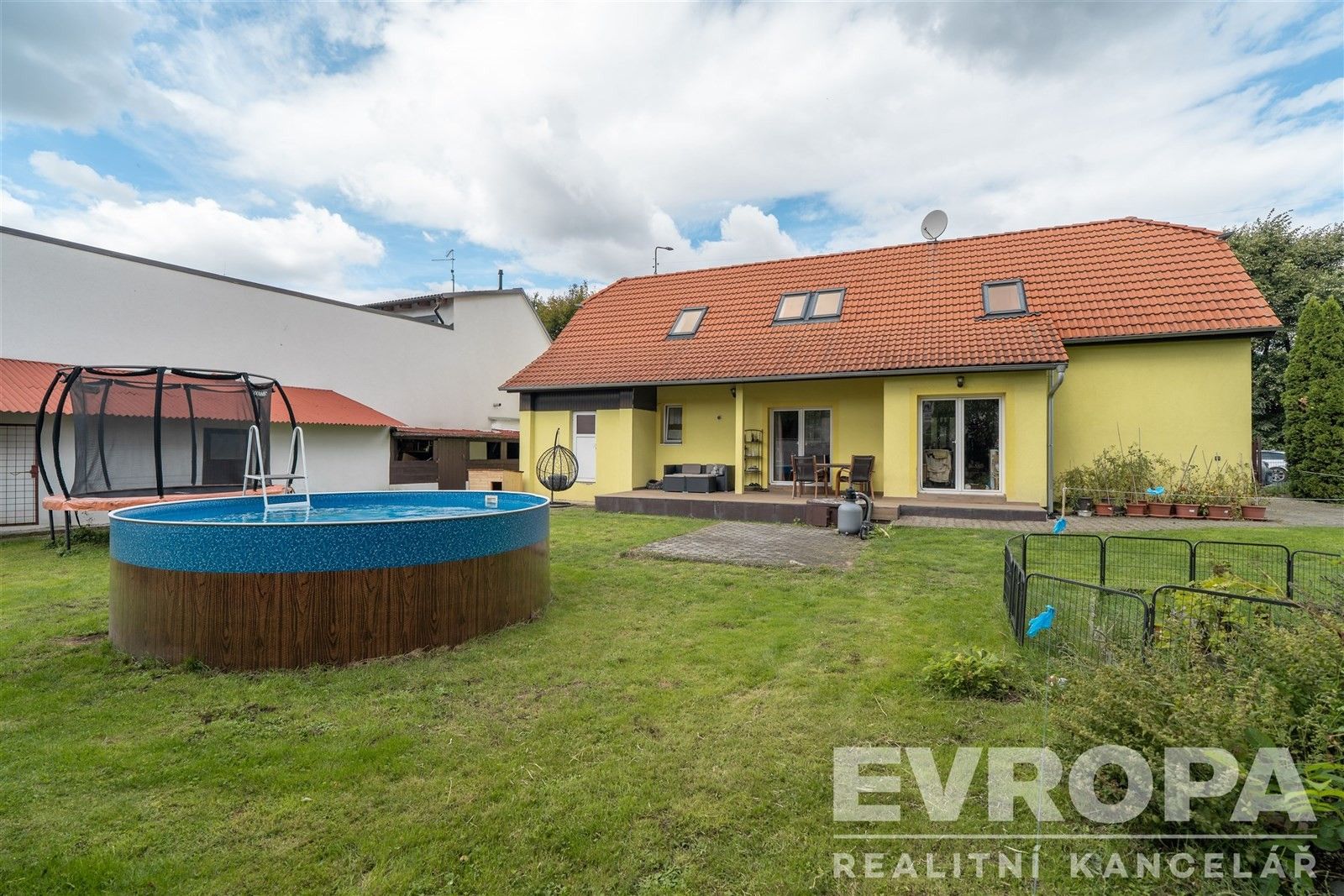 Rodinné domy, Bezručova, Zeleneč, 213 m²