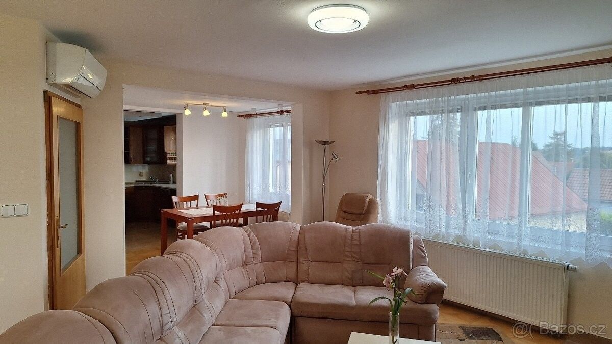 Byty, Jenštejn, 250 73