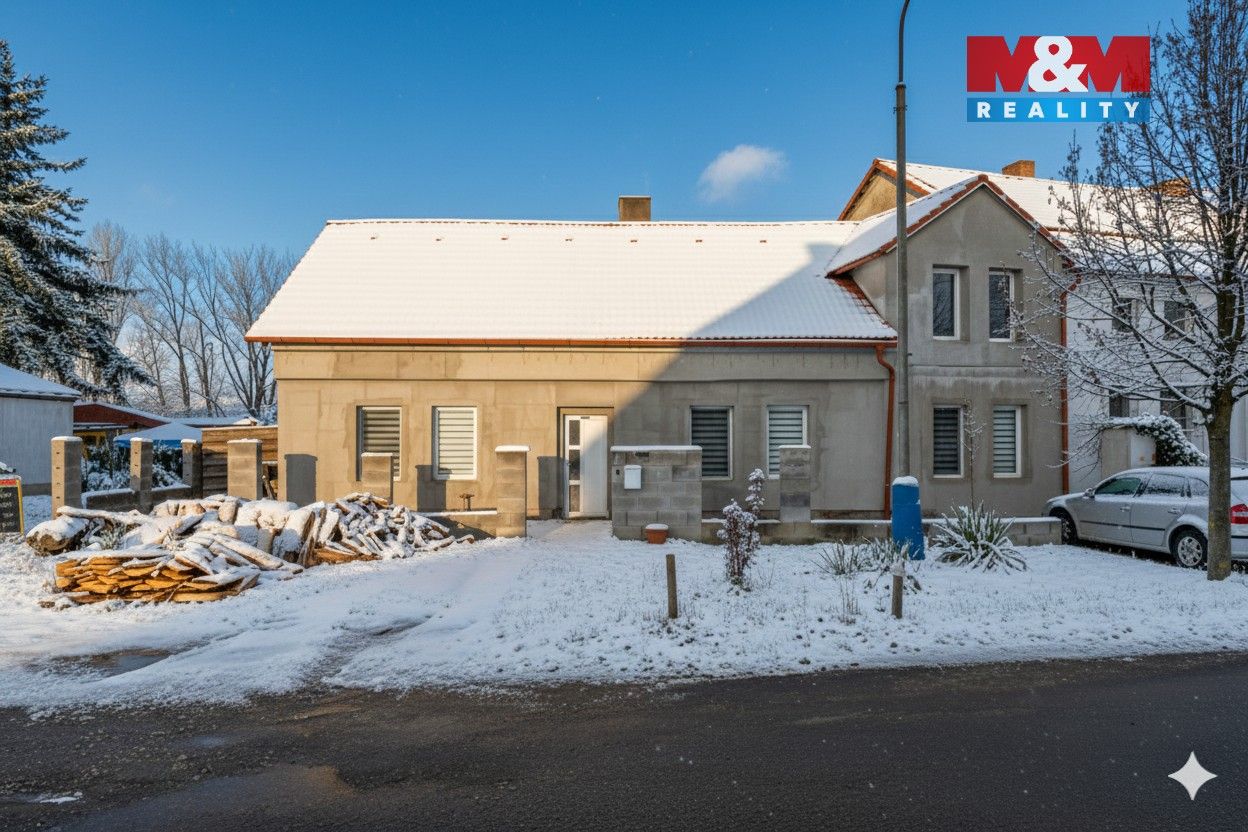 Rodinné domy, Družstevní, Sány, 120 m²