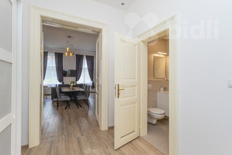 Byt 2+kk · 95 m² · U nádražní lávky 358, Praha Karlín - 3