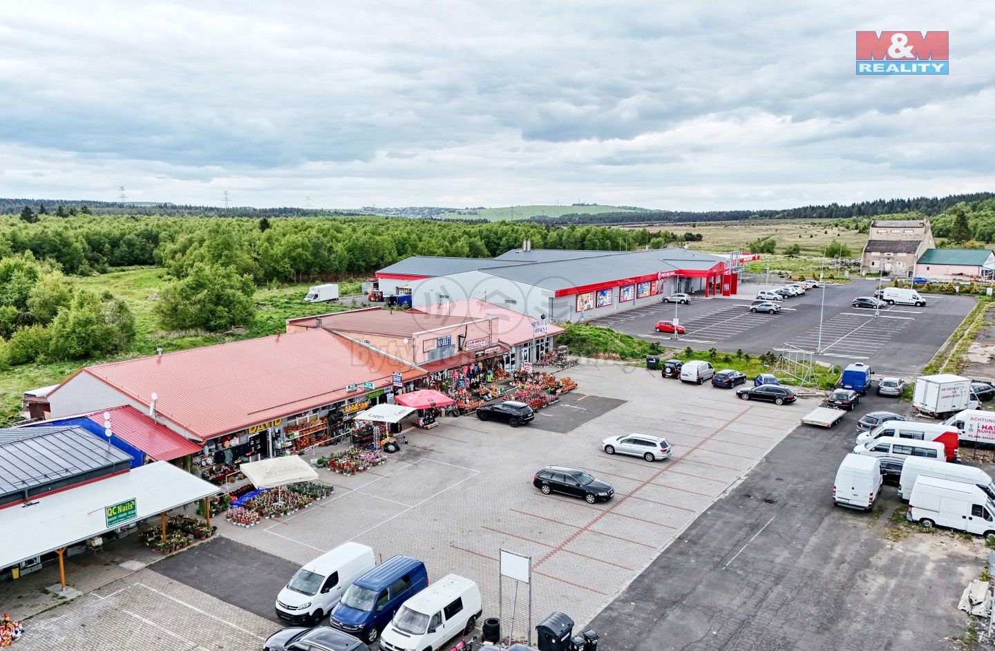 Prodej obchodní prostory - Hora Svatého Šebestiána, 693 m²