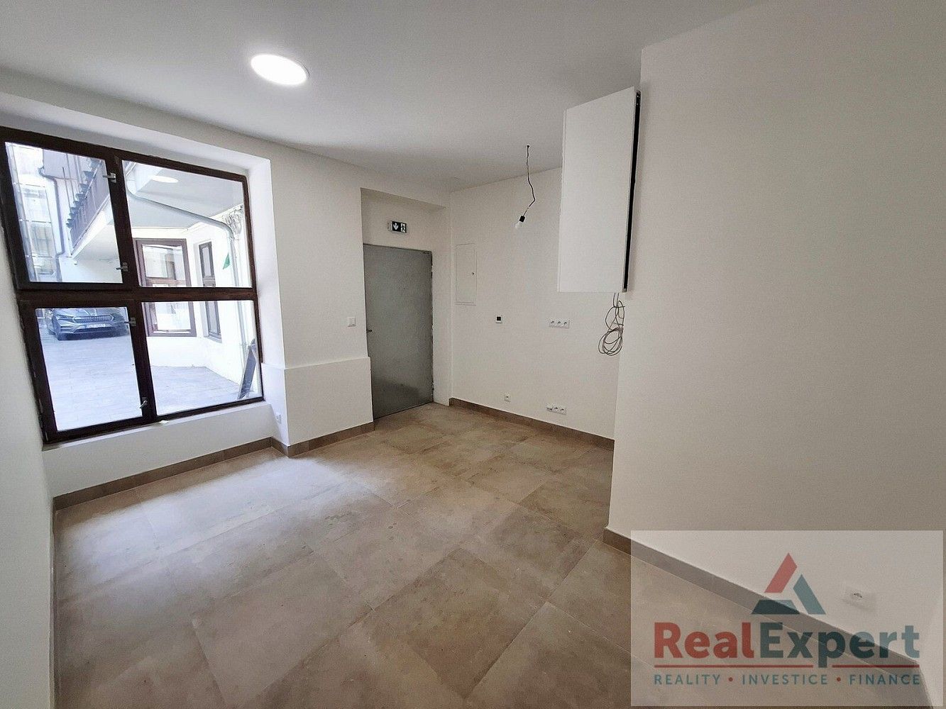 Obchodní prostory · 70 m² · Praha - Vinohrady, okres Praha 2, Hlavní město Praha - 4