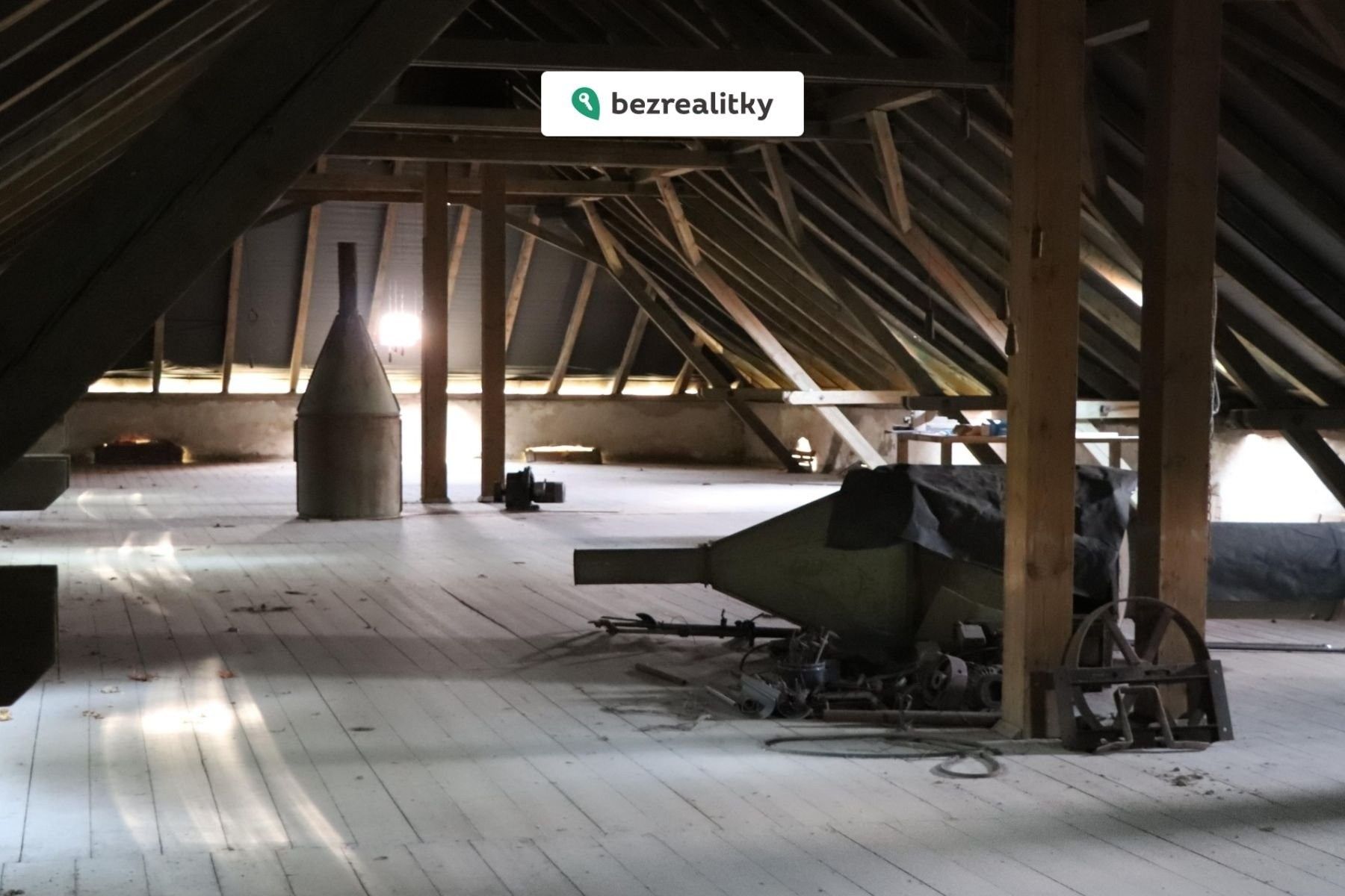 Prodej komerční - Polní Voděrady, 900 m² - 5