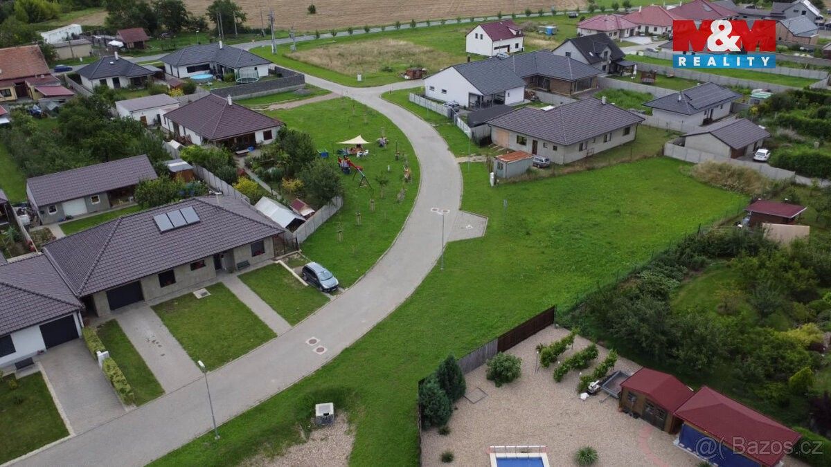 Prodej pozemek pro bydlení - Milovice u Mikulova, 691 88