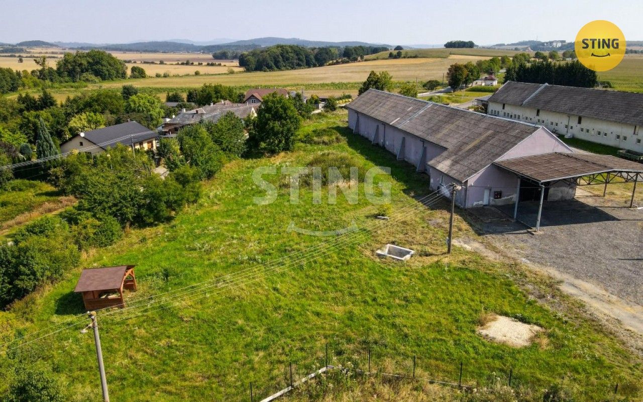 Prodej komerční pozemek - Stavenice, 7 283 m²