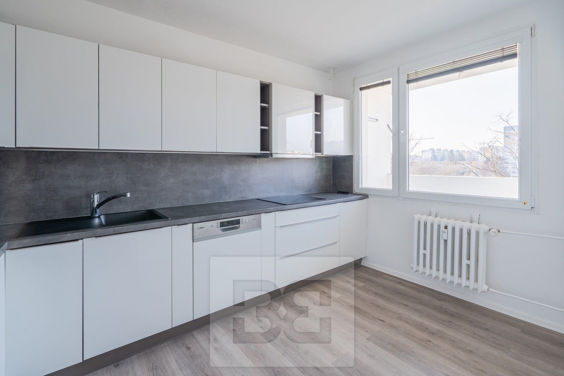 Pronájem byt 3+1 - Jablonecká 363, Praha, 70 m²