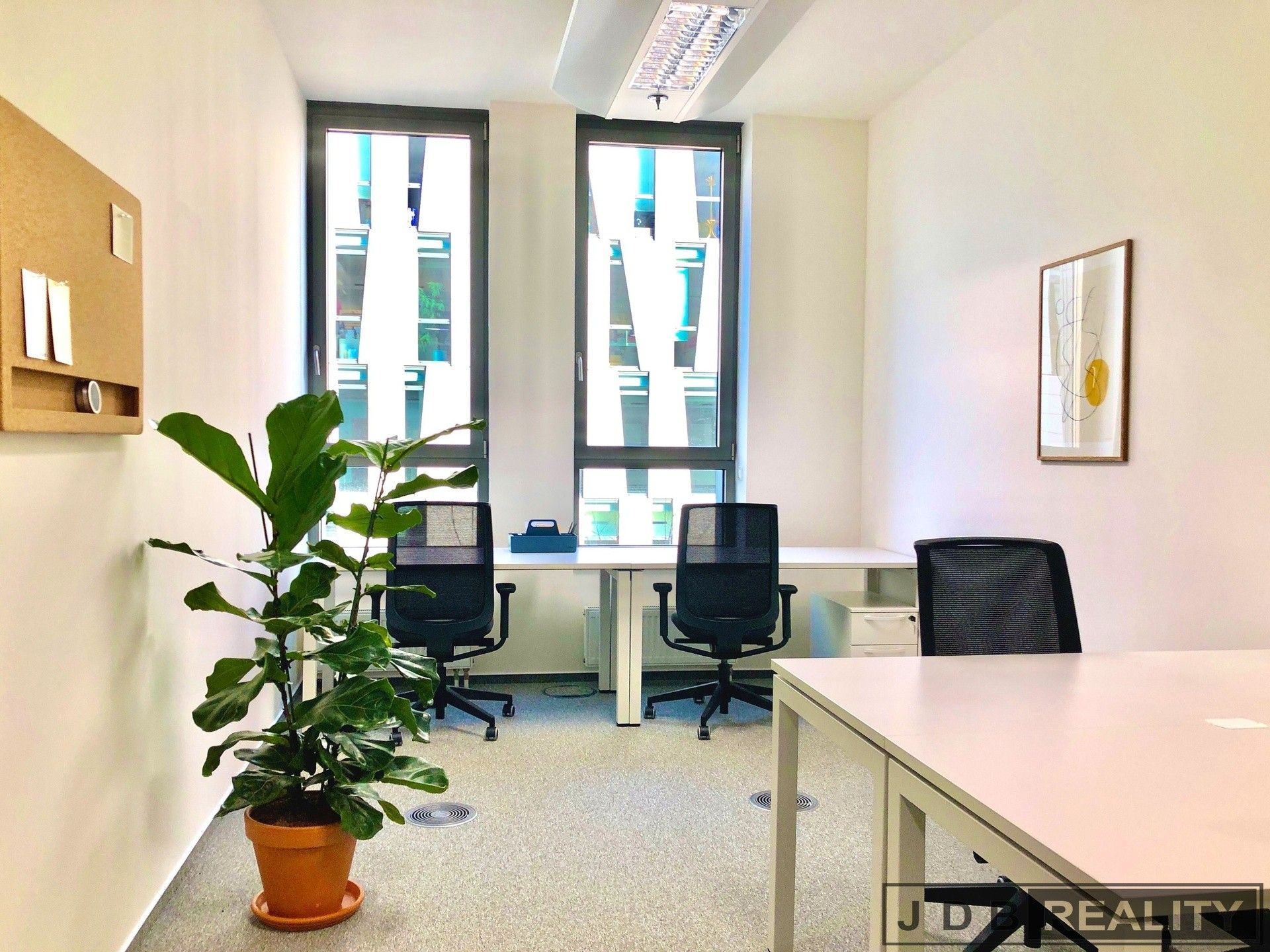 Pronájem kancelář - Karolinská, Praha, 25 m²