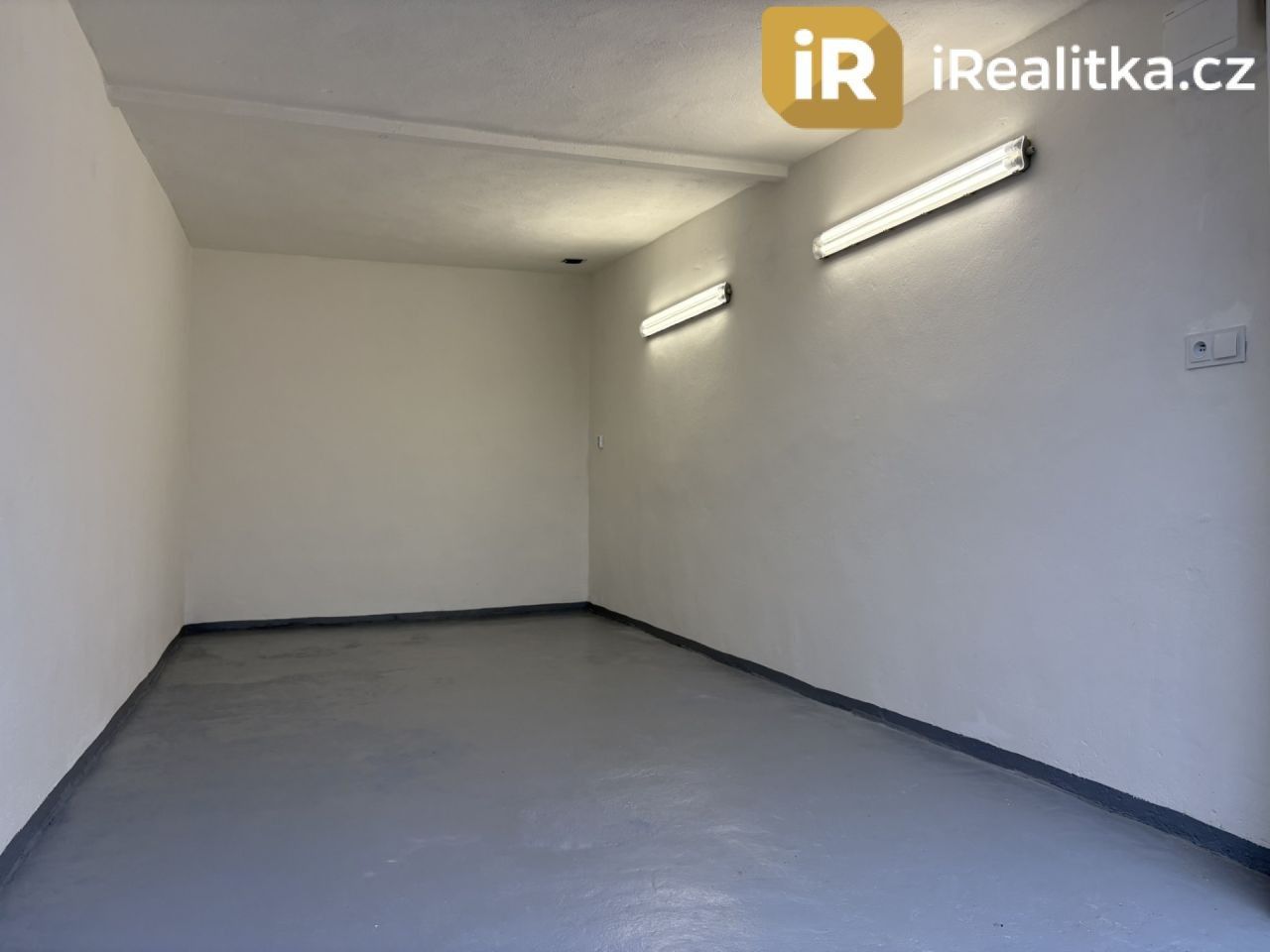 Garáže, Okrajová, Hlučín, 18 m²