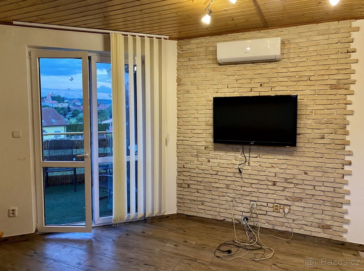 Pronájem byt - Moravany u Brna, 664 48