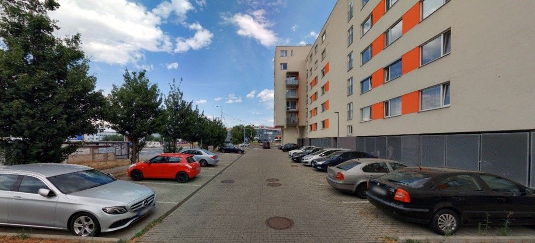 Garáže, Praha, 199 00