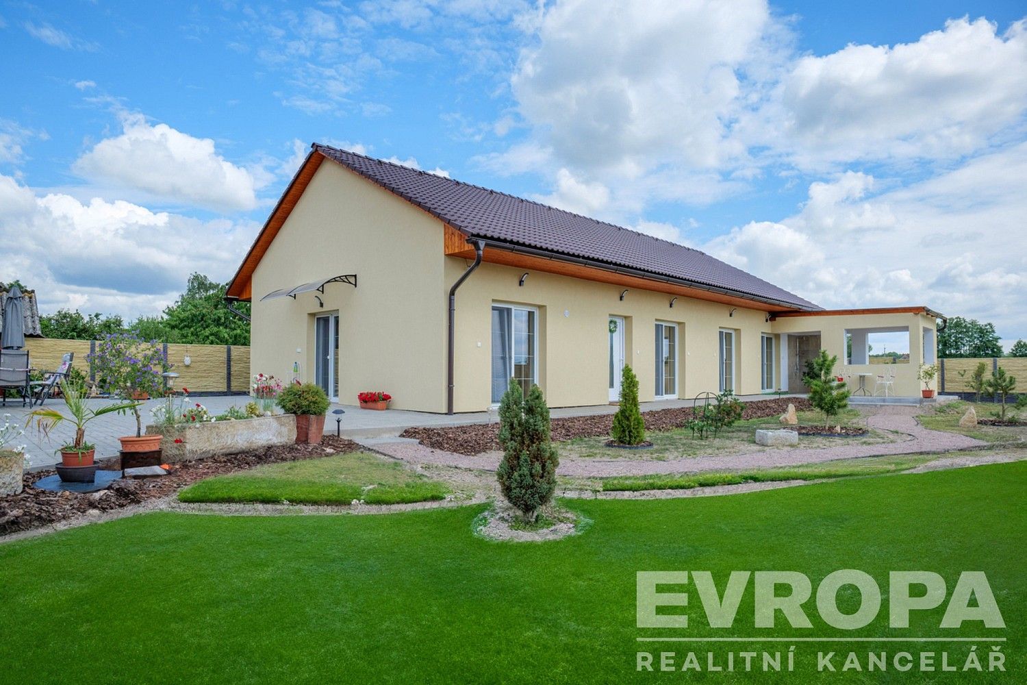 Rodinné domy, Kladruby nad Labem - Bílé Vchynice, okres Pardubice, Pardubický kraj, 123 m² - 1