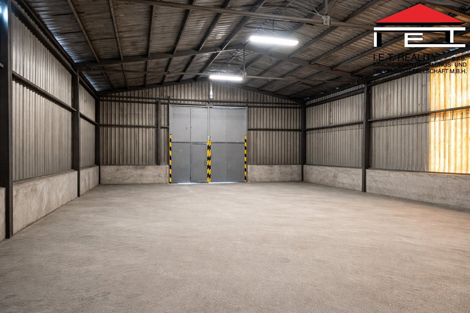 Sklady, K Trojhalí, Ostrava, 289 m²