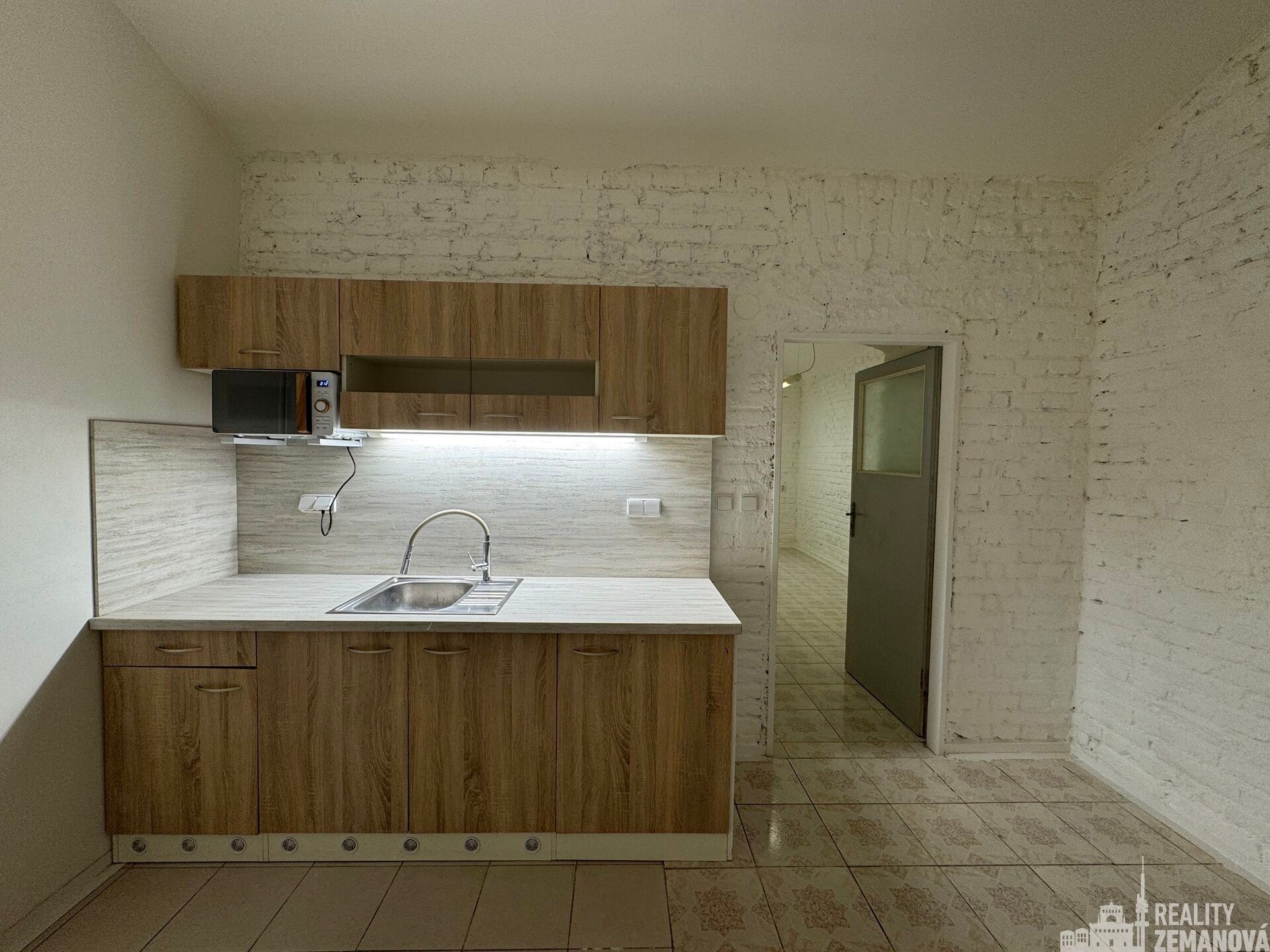 Pronájem kancelář - Jirečkova, Praha, 240 m²