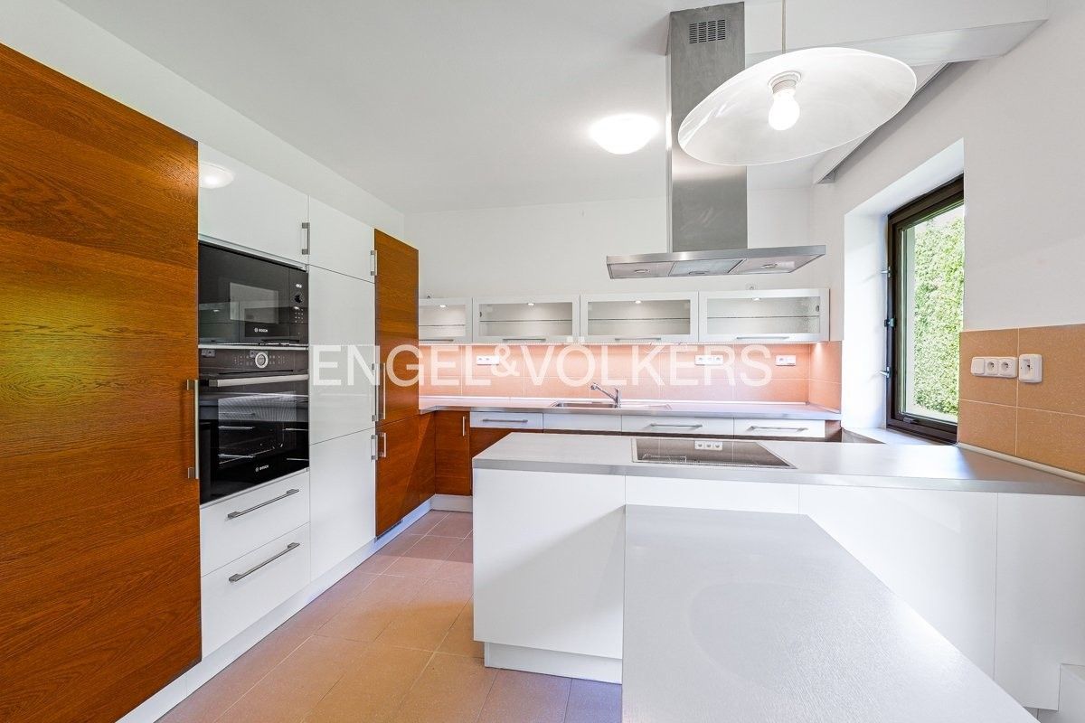 Rodinný dům · 417 m² · Ke hrádku 1105, Praha Kunratice - 3