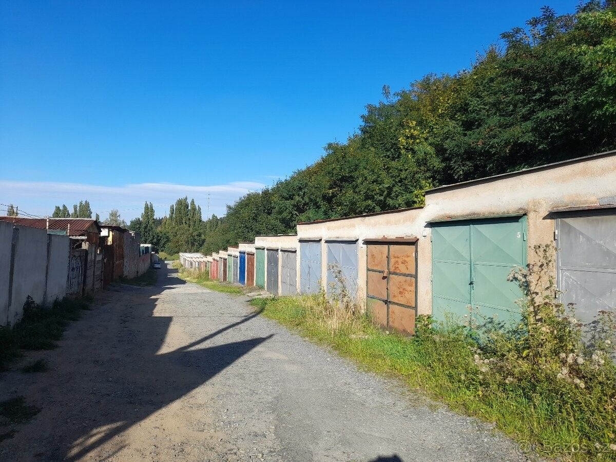 Garáže, Plzeň, 301 00