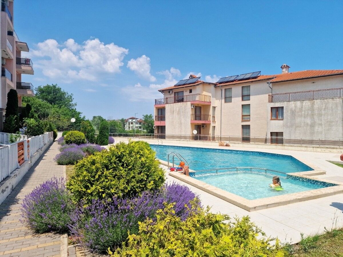 Byty, 987 66, Zahraničí