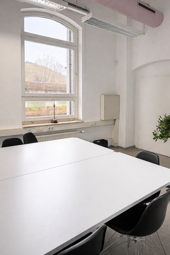 Kanceláře, Postwiesenstr. 5a Stuttgart Untertürkheim Baden-Württemberg 70327, 350 m² - 2