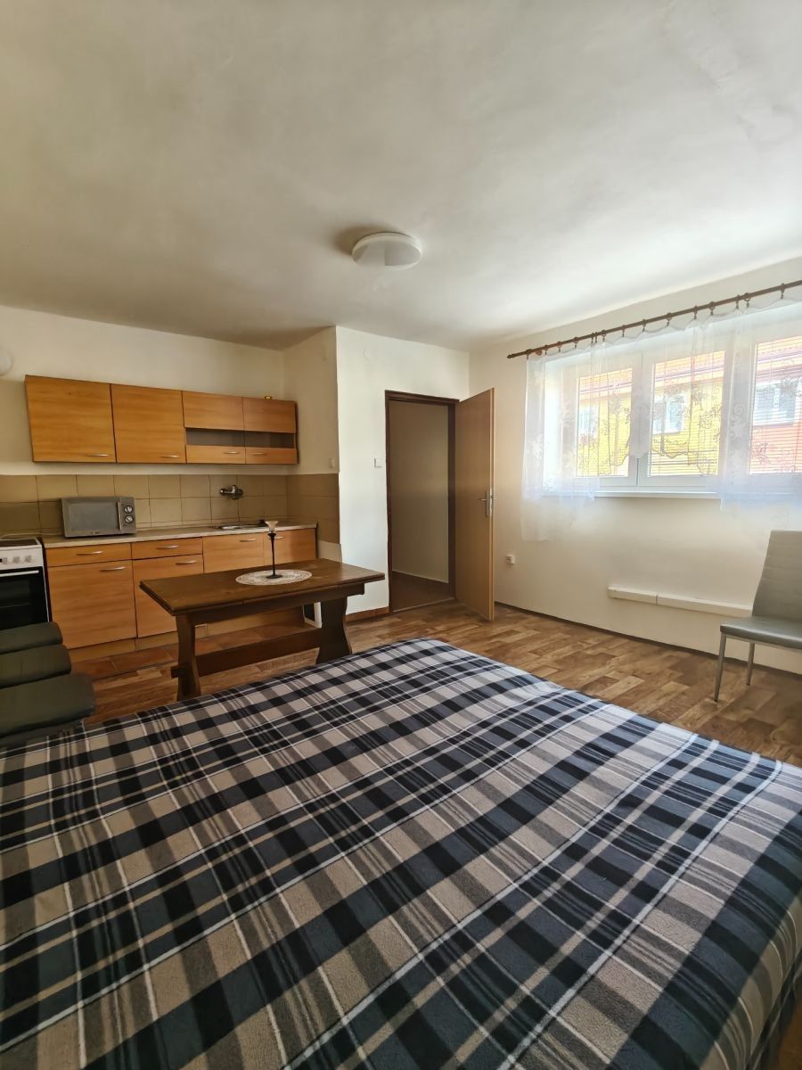 1+kk, Zámecká, Kynšperk nad Ohří - Kynšperk nad Ohří, Karlovarský kraj, 30 m²