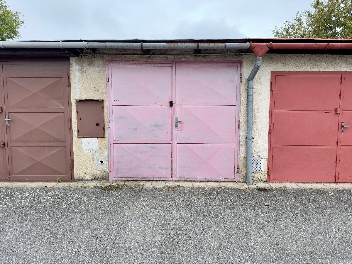 Garáže, Bořenovice, 769 01