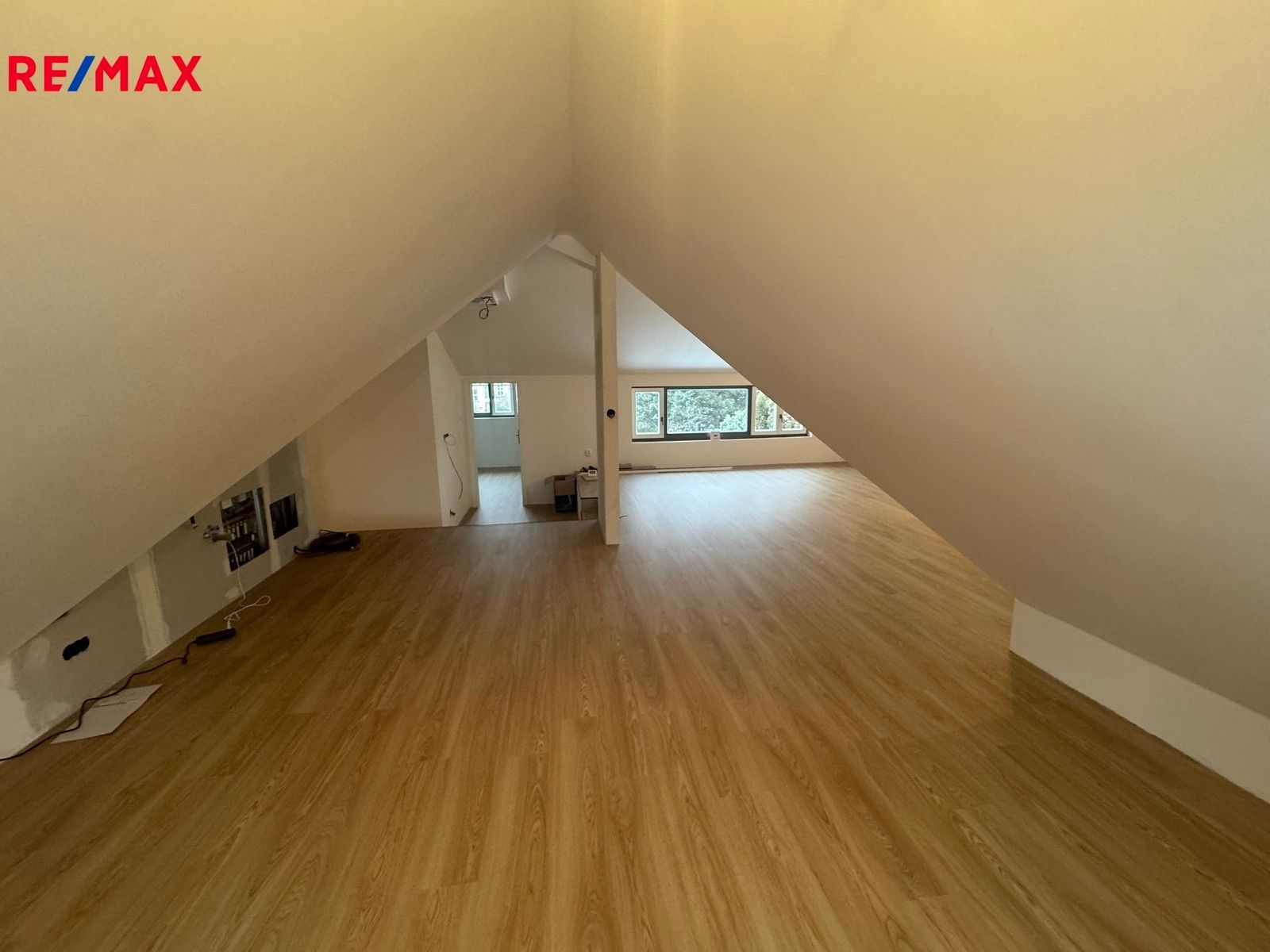 Pronájem kancelář - Vsetínská, Valašské Meziříčí, 100 m²