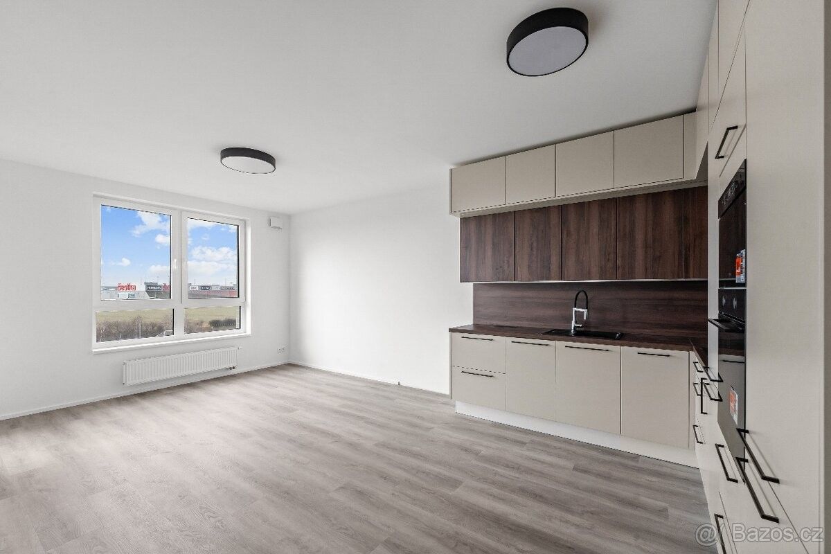 Pronájem byt - Praha, 161 00