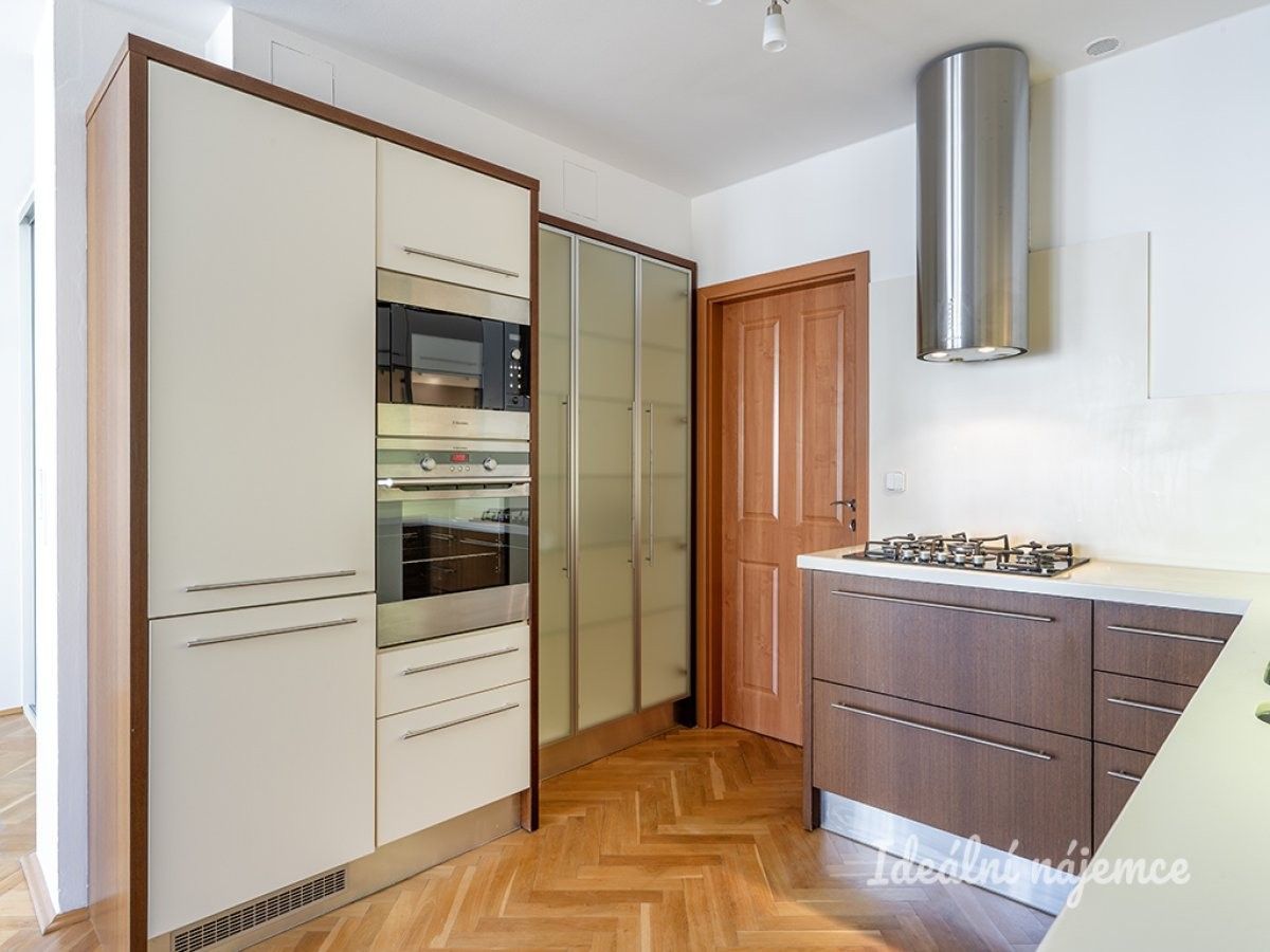 Byt 2+kk · 69 m² · Francouzská, Praha - 4