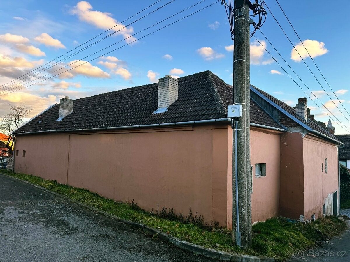 Prodej rodinný dům - Polešovice, 687 37