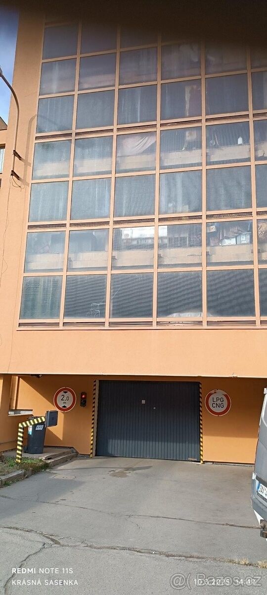 Pronájem garáž - Praha, 190 00