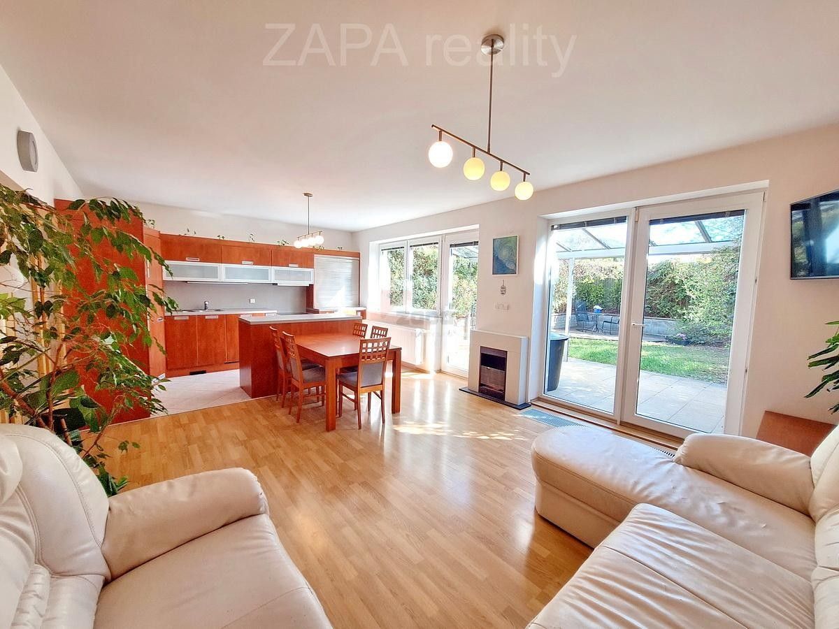 Rodinné domy, Pod Nouzovem, Praha, 147 m²