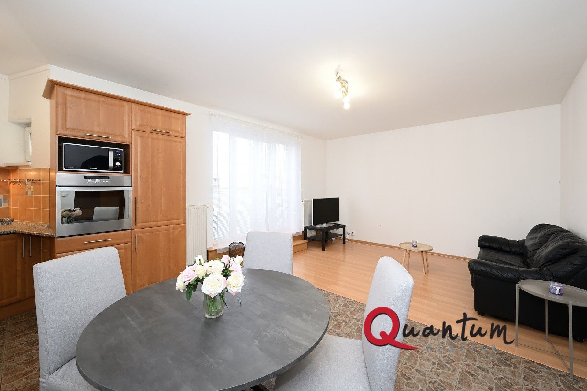 2+kk, Jaromíra Vejvody, Praha, 75 m²