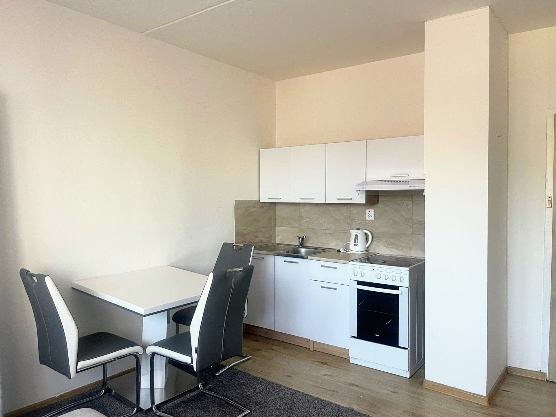 2+kk, Sídliště, Cvikov II, 43 m²
