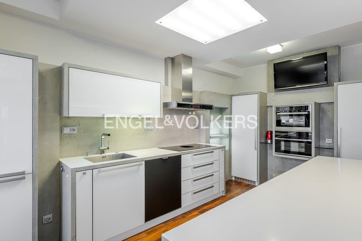 Pronájem byt 4+kk - Švédská, Praha, 165 m²