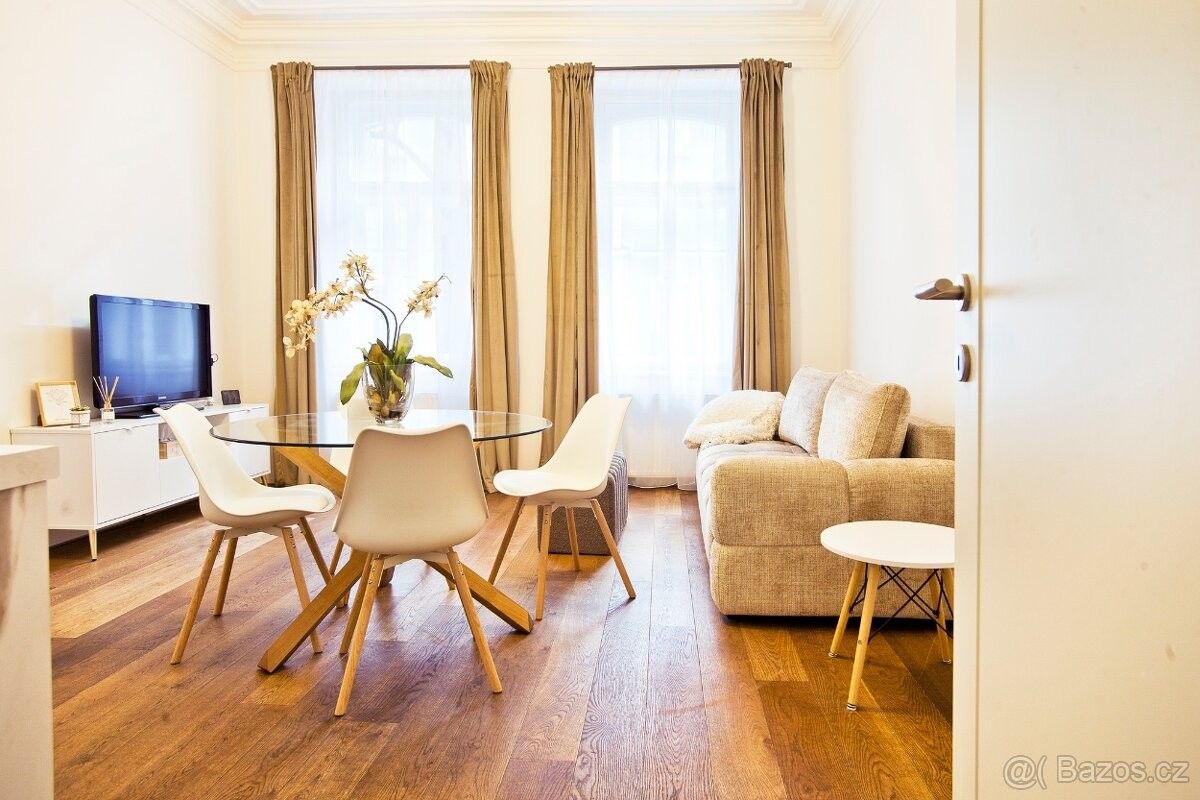Byty, Praha, 180 00