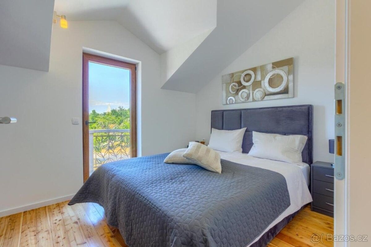 Prodej rodinný dům - 987 66, Zahraničí