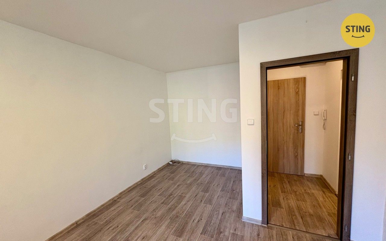 Pronájem byt 1+kk - K Hájku, Frýdek-Místek, 30 m² - 5