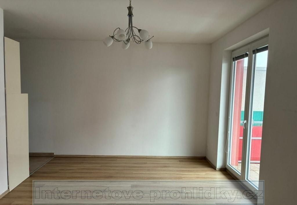 Pronájem byt - Praha, 198 00